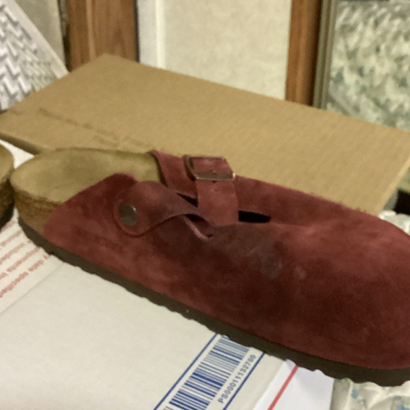 Like NEW! Birkenstock Burgundy Suede Mules Sz. 40 - Picture 6 of 8